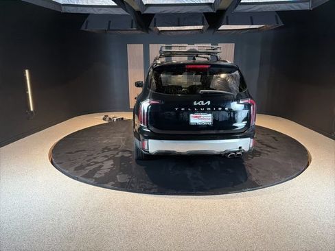 Used 2023 Kia Telluride EX w/ EX Captain's Chair Package AWD/4WD image 5