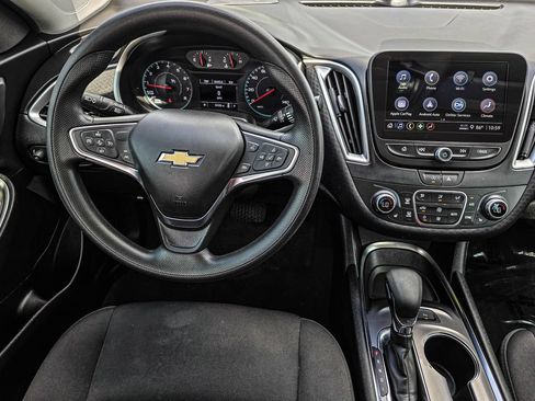Used 2025 Chevrolet Malibu LT FWD image 33