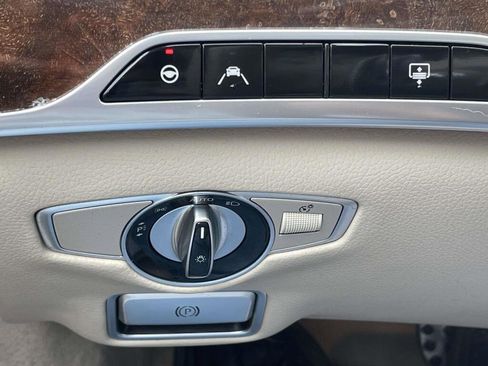 Used 2019 Mercedes-Benz S 560 4MATIC Sedan image 32