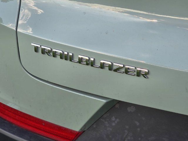 Used 2025 Chevrolet TrailBlazer LS FWD image 15