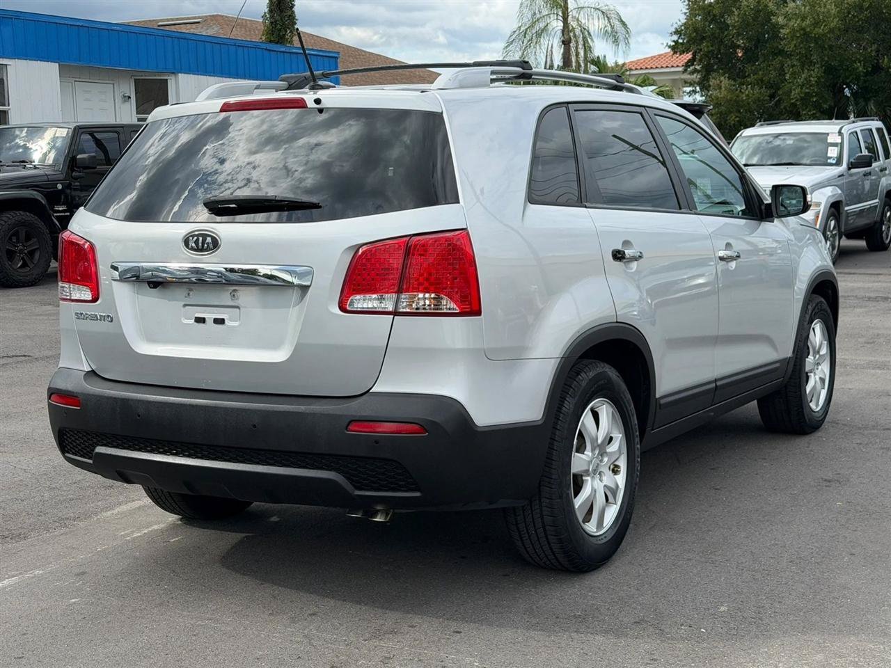 Used 2013 Kia Sorento LX FWD image 8