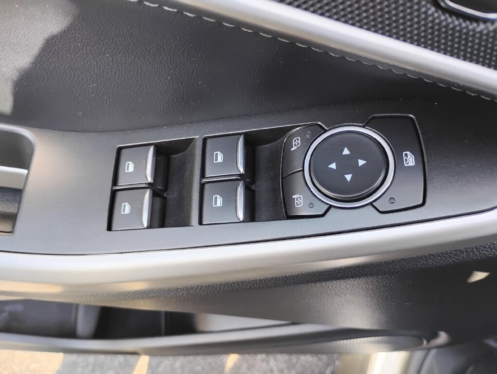 Used 2022 Ford Explorer XLT AWD/4WD image 13