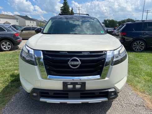 Used 2022 Nissan Pathfinder Platinum w/ Cargo Package AWD/4WD image 8