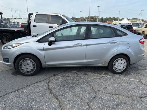 Used 2017 Ford Fiesta S image 3