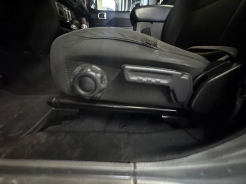 Used 2020 Jeep Gladiator Sport w/ Quick Order Package 24S AWD/4WD image 15