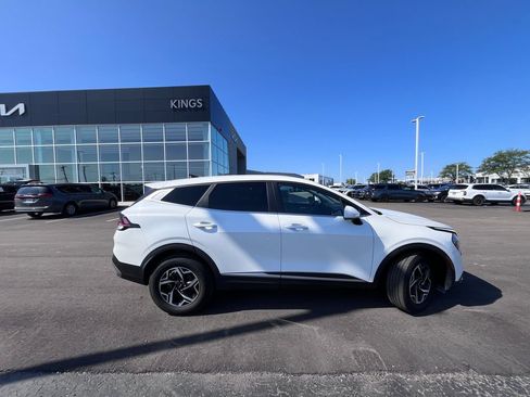 Certified 2024 Kia Sportage LX AWD/4WD image 3