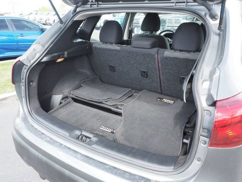 Used 2018 Nissan Rogue Sport SV AWD/4WD image 18