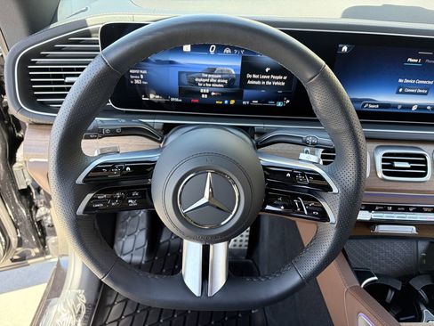 Used 2025 Mercedes-Benz GLS 450 4MATIC image 23
