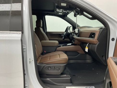 New 2026 Chevrolet Tahoe High Country w/ Sun And Tow Package image 14