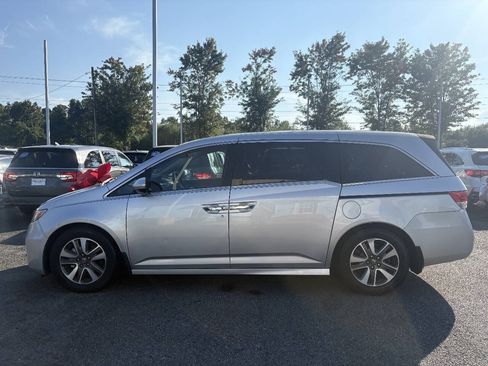 Used 2015 Honda Odyssey Touring Elite image 3