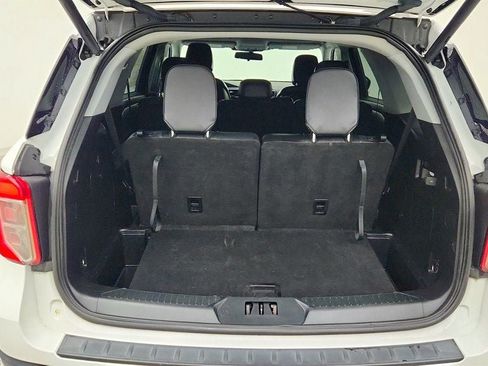 Used 2020 Ford Explorer XLT w/ Equipment Group 202A AWD/4WD image 21