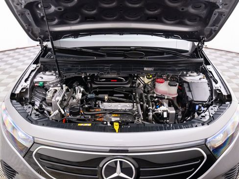 Certified 2023 Mercedes-Benz EQB 250+ w/ Exclusive Package image 30
