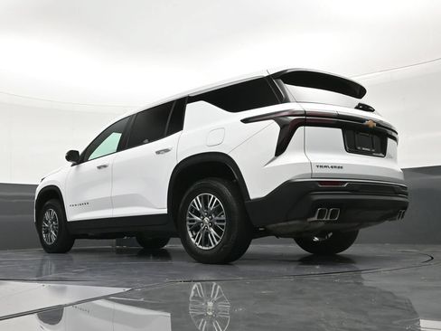 Used 2024 Chevrolet Traverse LS FWD image 22