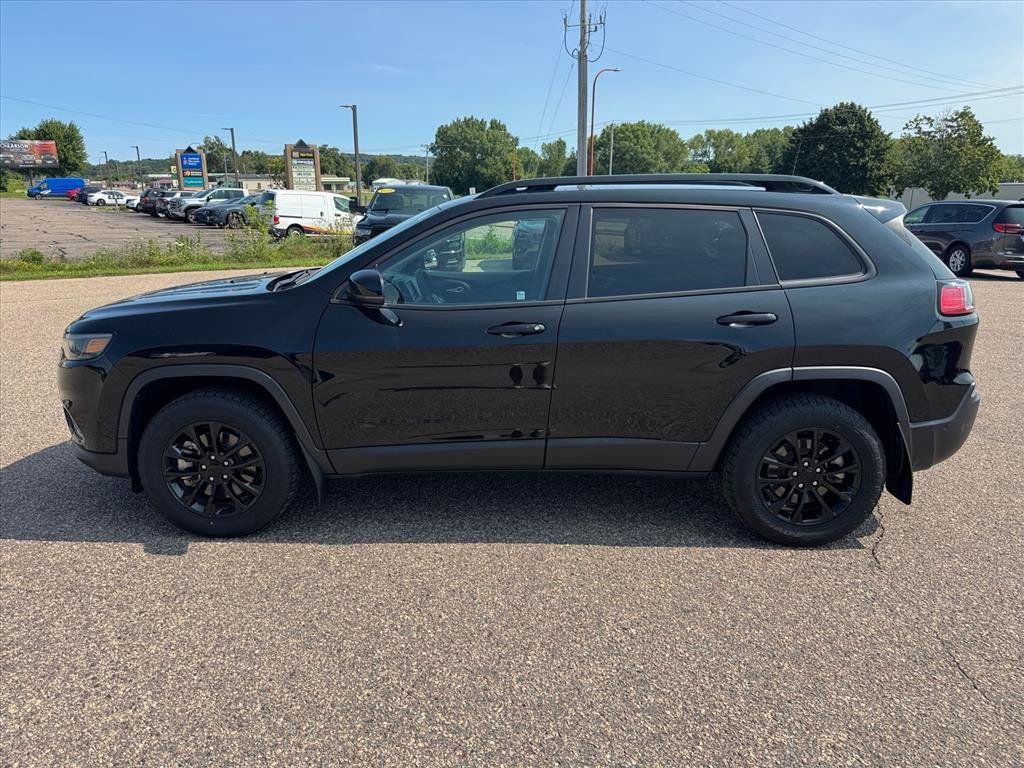 Used 2023 Jeep Cherokee Altitude Lux AWD/4WD image 2