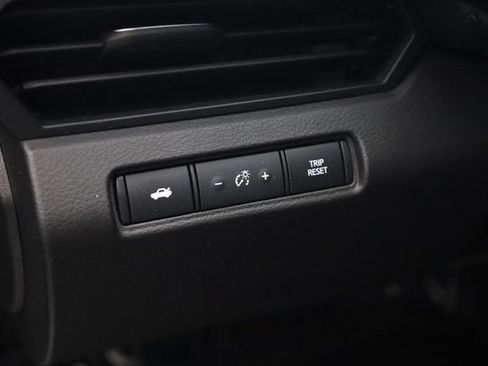 Used 2024 Nissan Altima 2.5 SR FWD image 11