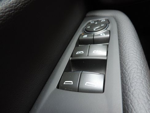 Certified 2025 GMC Yukon XL Denali AWD/4WD image 24
