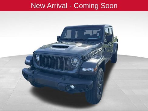 Used 2025 Jeep Gladiator Sport AWD/4WD image 2