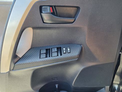 Used 2013 Toyota RAV4 LE AWD/4WD image 16
