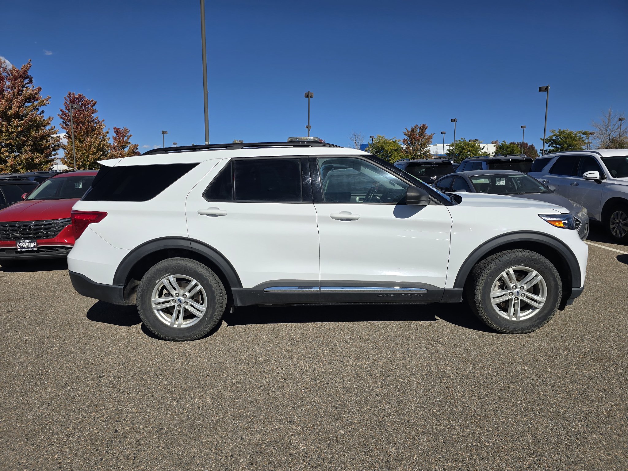 Used 2023 Ford Explorer XLT w/ Equipment Group 202A AWD/4WD image 7