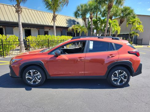 Used 2025 Subaru Crosstrek 2.5i Premium AWD/4WD image 8