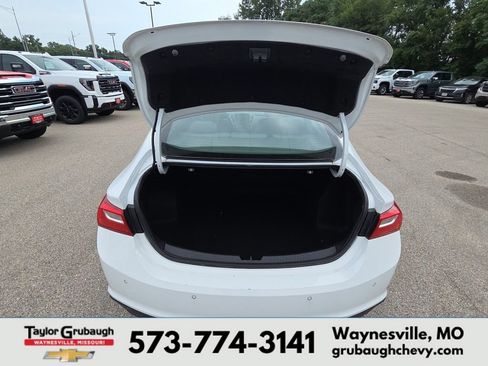 Used 2024 Chevrolet Malibu LT FWD image 31