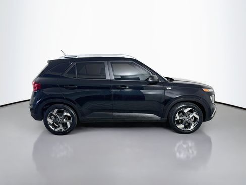 Used 2023 Hyundai Venue SEL FWD image 11