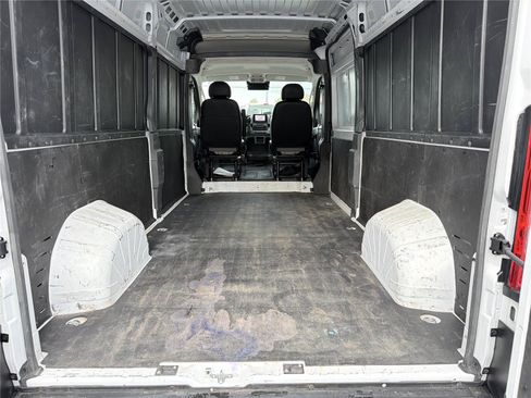 Used 2025 RAM ProMaster 2500 w/ Convenience Group FWD image 17