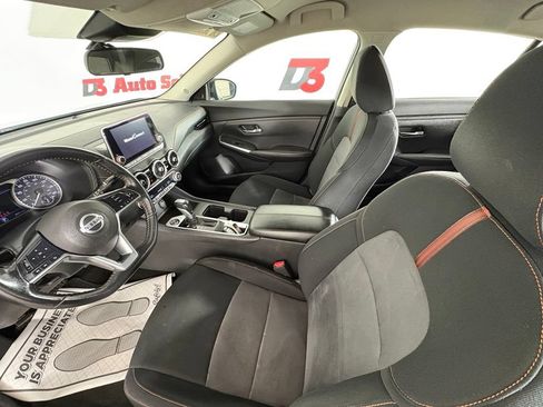 Used 2023 Nissan Sentra SR w/ Midnight Edition Package FWD image 13