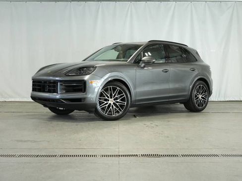 Certified 2025 Porsche Cayenne AWD/4WD image 1