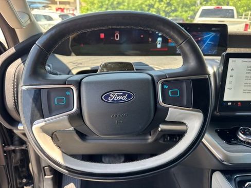 Used 2025 Ford Expedition Platinum AWD/4WD image 20