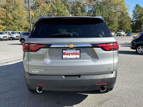 Used 2023 Chevrolet Traverse LT image 22