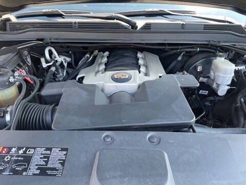 Used 2018 Cadillac Escalade Luxury RWD image 12