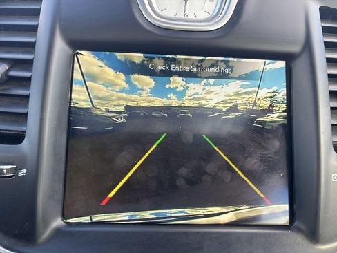 Used 2018 Chrysler 300 Limited w/ Safetytec Plus Group image 25