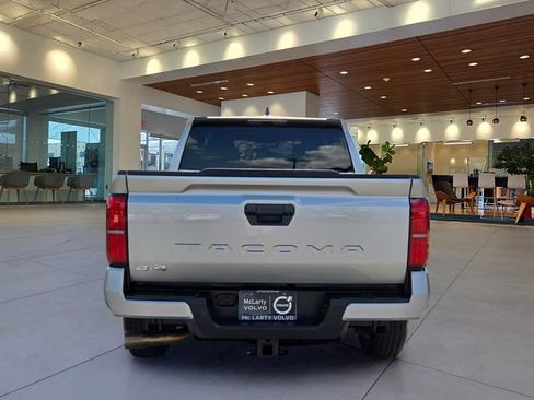Used 2025 Toyota Tacoma SR5 AWD/4WD image 4