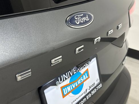 Used 2022 Ford Escape SEL image 33