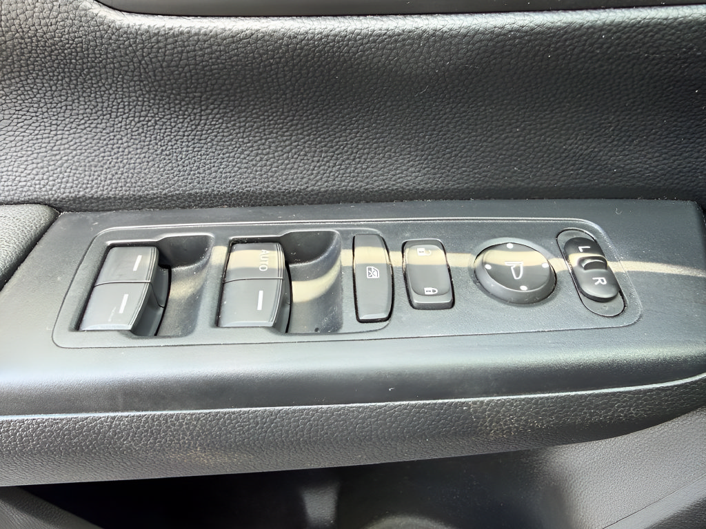 Used 2024 Honda CR-V LX image 25