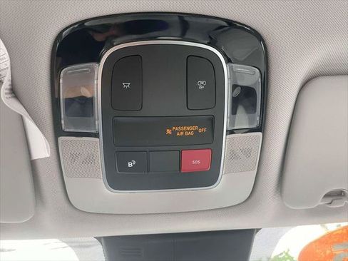 Used 2025 Hyundai Tucson SE AWD/4WD image 29