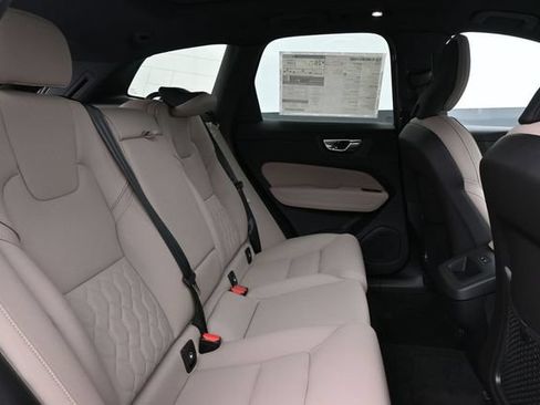 New 2026 Volvo XC60 B5 Core w/ Climate Package AWD/4WD image 31