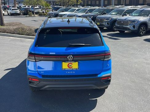 New 2025 Volkswagen Taos SE image 8