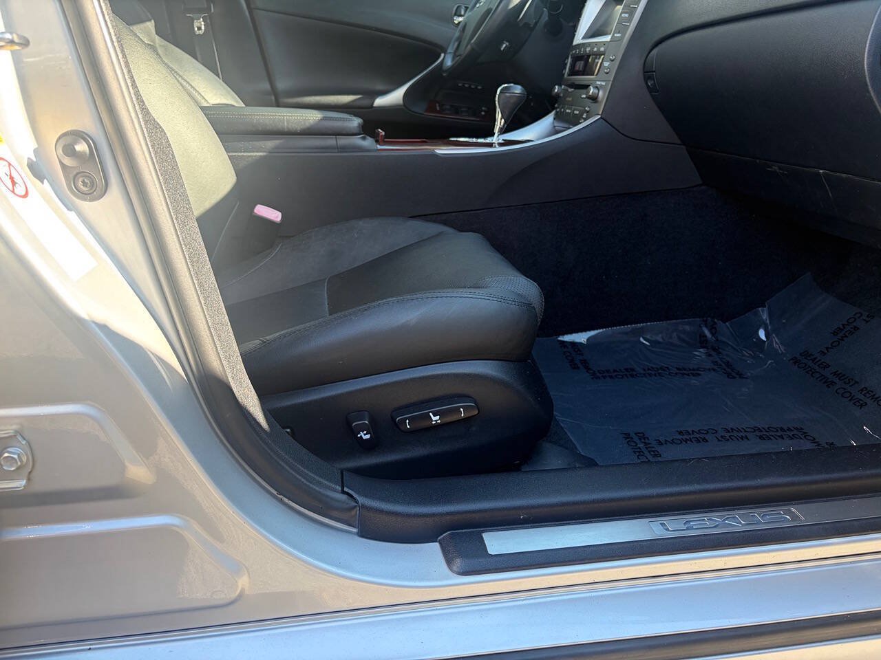 Used 2006 Lexus IS 250 AWD w/ Luxury Pkg image 18