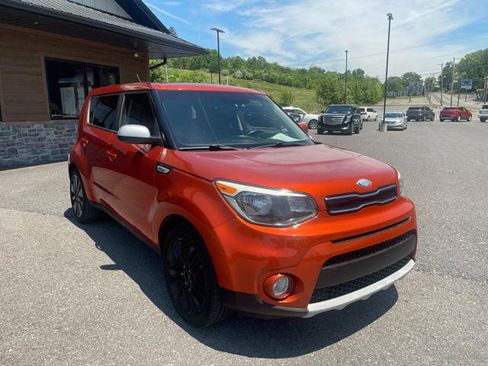 Used 2019 Kia Soul + FWD image 11