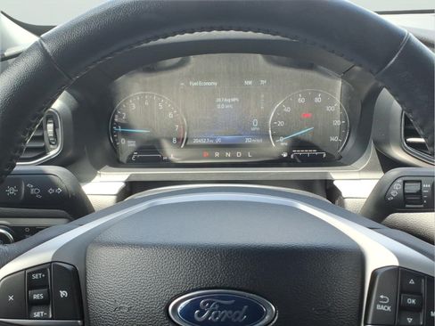 Used 2024 Ford Explorer XLT w/ Equipment Group 202A AWD/4WD image 19