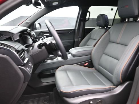 Used 2024 GMC Acadia AT4 w/ Luxury Package image 11