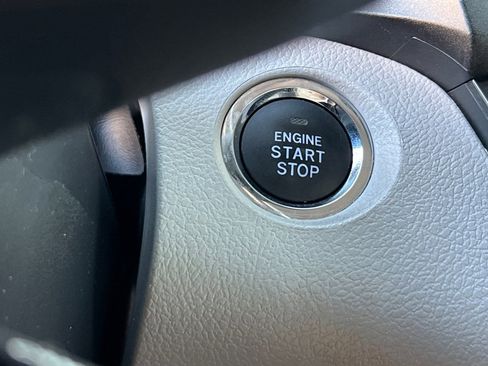 Used 2020 Toyota Sienna XLE image 23