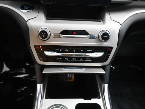 Used 2023 Ford Explorer XLT w/ Equipment Group 202A image 22