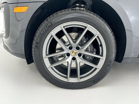 Used 2026 Porsche Macan AWD/4WD image 30