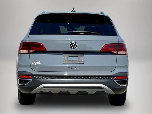 Certified 2023 Volkswagen Taos SE w/ Panoramic Sunroof Package FWD image 6