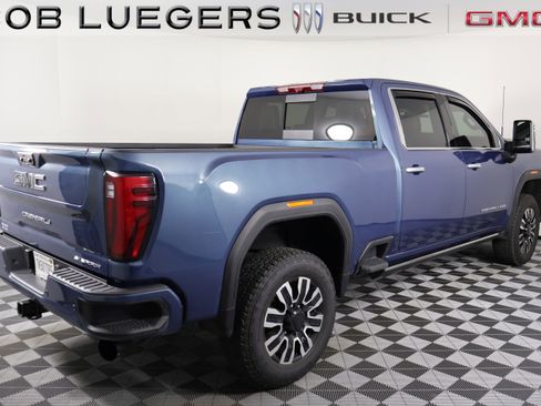 Used 2024 GMC Sierra 2500 Denali Ultimate image 11