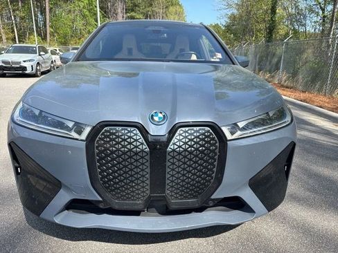 Used 2023 BMW iX xDrive50 w/ Premium Package image 9