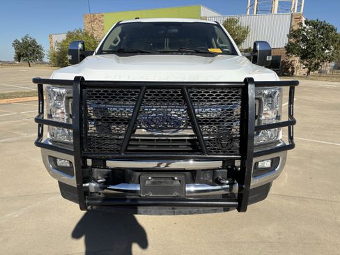 Used 2019 Ford F250 XLT w/ XLT Premium Package image 8